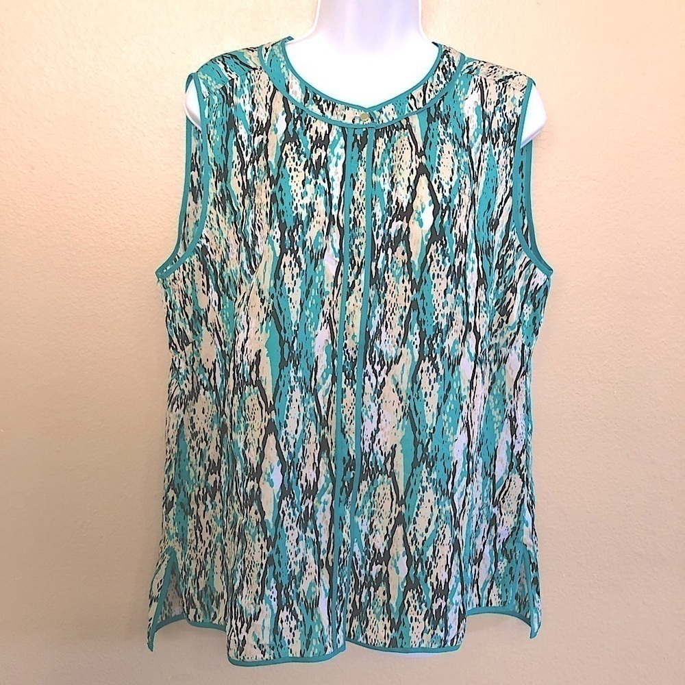 Liz Claiborne Women’s Button Down Animal Print Sleeveless Round Neck Size L
